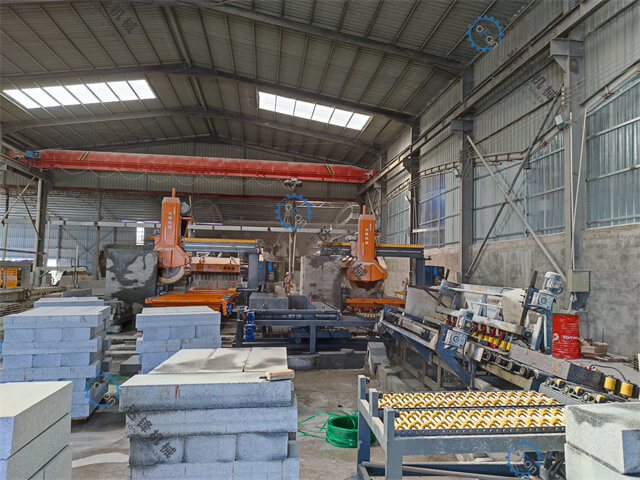 Hai Nan China Case:  2 Sets of Customize Production Line for Kerbstone